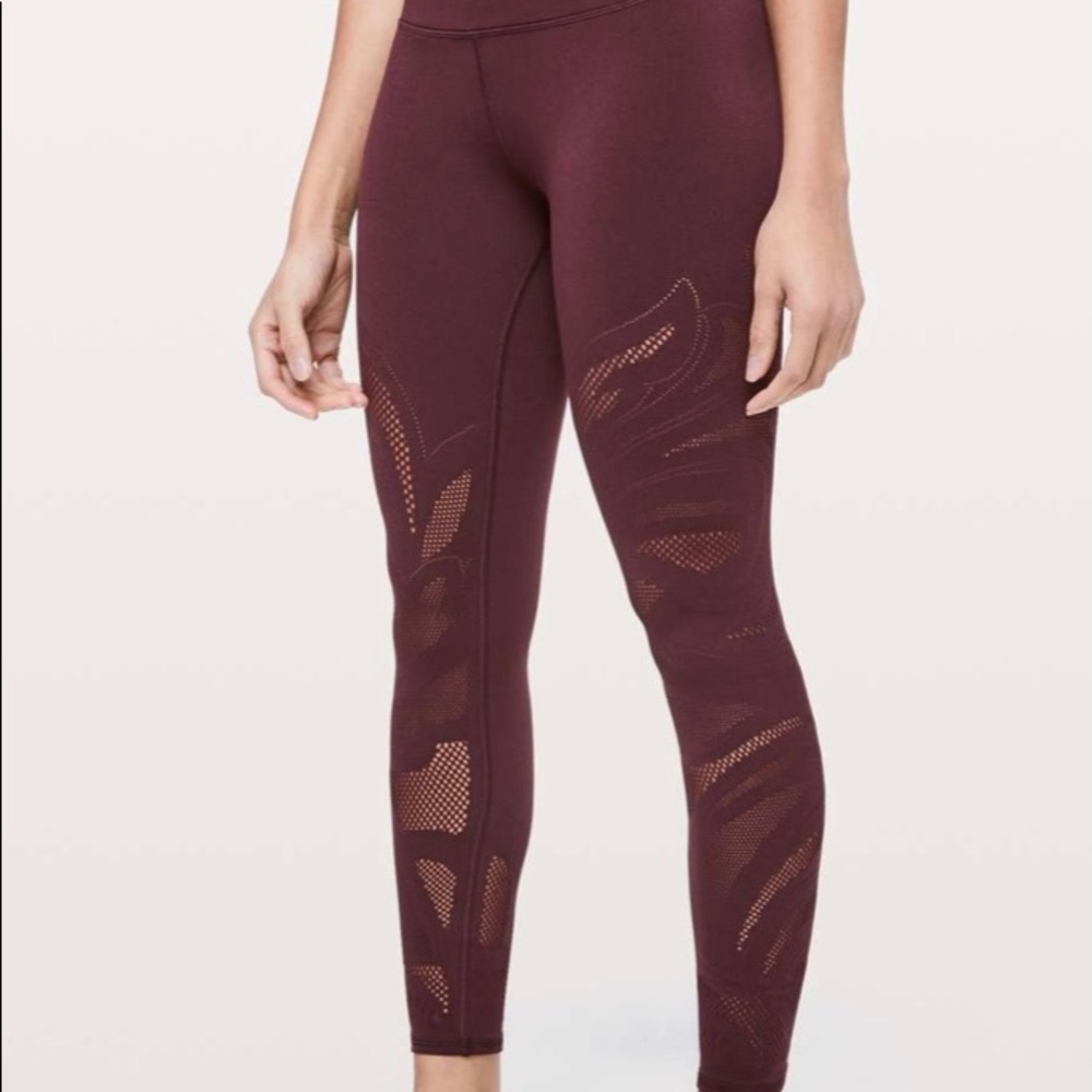 Lululemon Reveal Tight *En Avante 26"
Dark Adobe